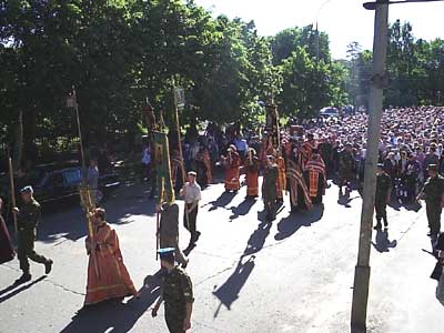 Шествие по центральным улицам города