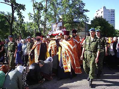 Поклонение Чудотворной Иконе