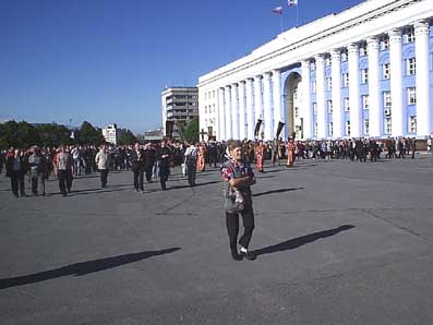 Шествие по Соборной Площади (ныне площадь Ленина)